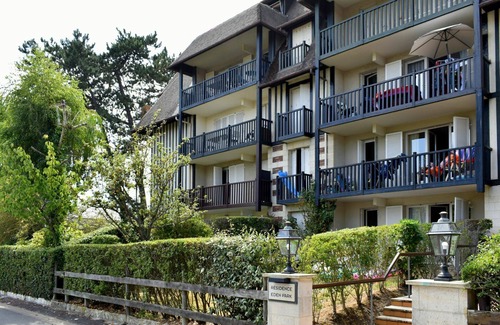 Tourgeville Apartamento | Precioso apartamento para 4 personas con WIFI, TV, balcón, vista panorámica y aparcamiento