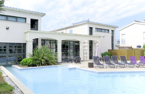 Saint-Palais-sur-Mer Apartamento | Bonito apartamento con piscina, WIFI, jacuzzi, TV, terraza, mascotas permitida y aparcamiento