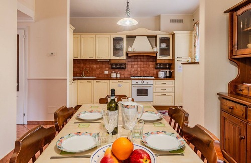 Carlazzo Apartamento | Lovely apartment for 4 people with WIFI, TV and balcony