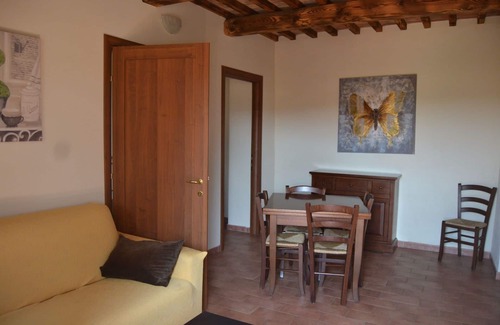 Casalappi Otro | Acogedor apartamento para 4 personas con piscina, A/C, TV, vista panorámica y aparcamiento