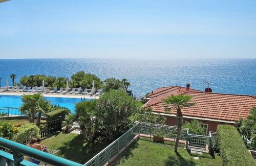 Lavina Apartamento | Lovely apartment for 4 people with pool, WIFI, TV, terrace and pets allowed