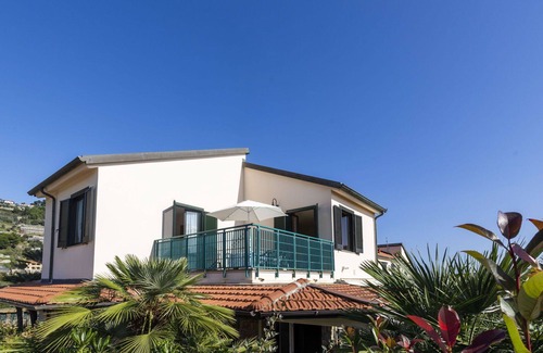 Lavina Apartamento | Lovely apartment for 4 people with pool, WIFI, TV, terrace and pets allowed