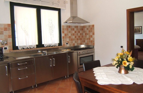 Follonica Apartamento | Precioso apartamento para 6 personas con TV, patio, vista panorámica y aparcamiento