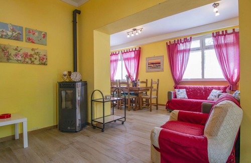 Marliana Apartamento | Bonito apartamento con piscina, WIFI, TV, terraza, mascotas permitida y aparcamiento