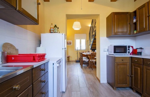 Marliana Apartamento | Hermoso apartamento con WIFI, piscina, TV, terraza, mascotas permitida y aparcamiento