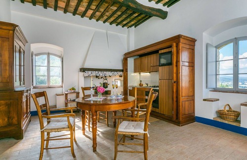 Stigliano Apartamento | Hermoso apartamento para 10 personas con WIFI, TV, patio, mascotas permitida y vista panorámica