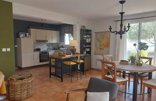 Nans-les-Pins Apartamento | Precioso apartamento para 6 personas con piscina, WIFI, TV y terraza