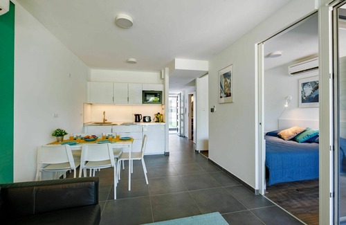 Balatonszemes Apartamento | Acogedor apartamento para 6 personas con piscina, A/C, WIFI, TV, terraza y mascotas permitida
