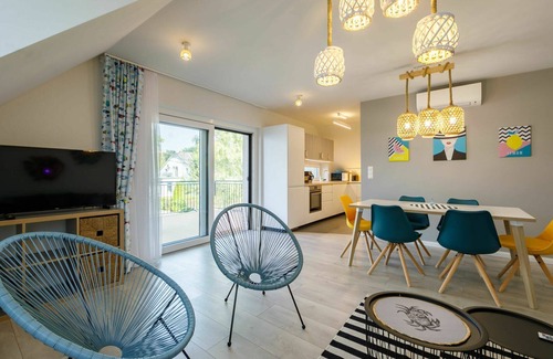 Balatonszarszo Apartamento | Precioso apartamento para 7 personas con WIFI, A/C, TV, terraza y aparcamiento