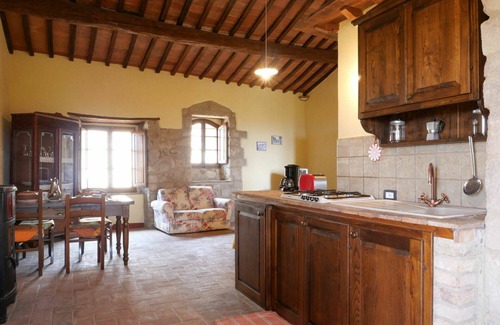 Roccastrada Villa | Hermoso apartamento en villa para 2 personas con WIFI, TV, patio y aparcamiento