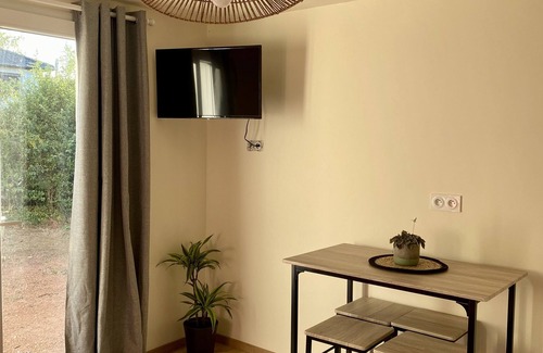 Ouches Apartamento | Lovely apartment in Côte Roannaise village.