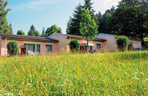 Maierhofen Casa | Acogedor apartamento en villa con piscina, TV, terraza, mascotas permitida y aparcamiento