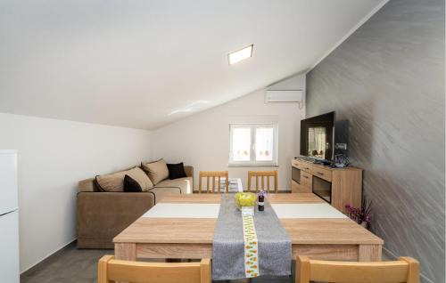 Gornji Karin Apartamento | Lovely Apartment In Gornji Karin