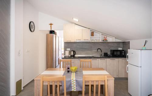 Gornji Karin Apartamento | Lovely Apartment In Gornji Karin