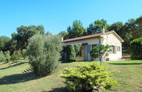 Montorsaio Casa | Hermoso apartamento en villa con piscina, WIFI, TV, patio, mascotas permitida y aparcamiento