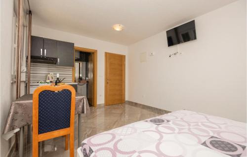Bratus Apartamento | Lovely Apartment In Krvavica With Wifi