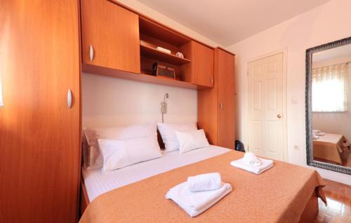 Dugis Apartamento | Lovely Apartment In Makarska With Wifi