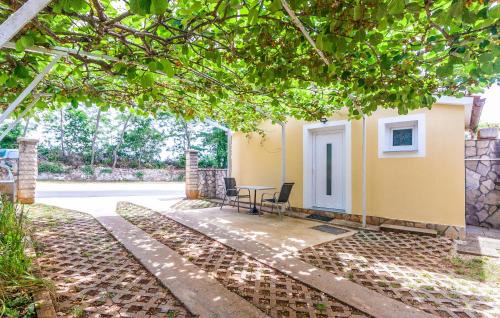 Marcana Apartamento | Lovely Apartment In Marcana With Wifi