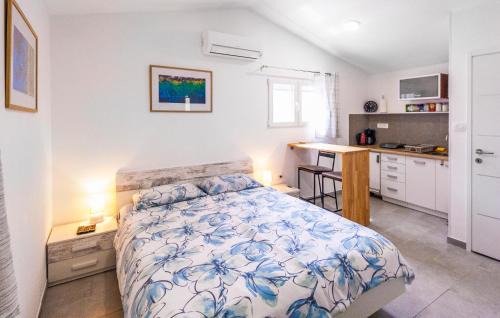 Marcana Apartamento | Lovely Apartment In Marcana With Wifi