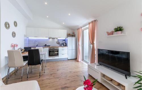 Cove Makarac (Milna) Apartamento | Lovely Apartment In Milna With Wifi
