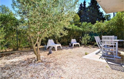 Orange Apartamento | Lovely Apartment In Orange With Kitchen