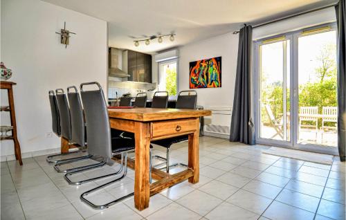 Orange Apartamento | Lovely Apartment In Orange With Kitchen