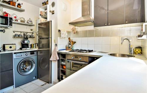 Orange Apartamento | Lovely Apartment In Orange With Kitchen