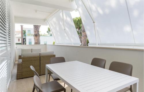 Pineto Apartamento | Lovely Apartment In Pineto With Kitchen