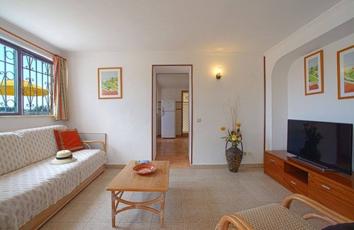 Mem Moniz Casa | Acogedor apartamento en villa con piscina, A/C, WIFI, TV, terraza y vista panorámica
