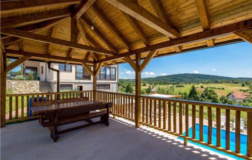 Rakovica Apartamento | Lovely Apartment In Rakovica With Wifi
