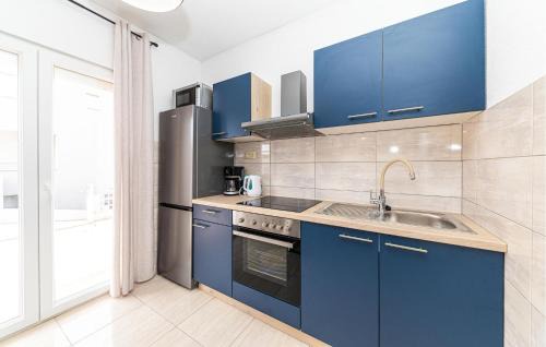 Sevid Apartamento | Lovely Apartment In Sevid With Kitchen