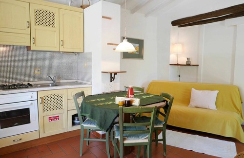 Montieri Casa | Hermoso apartamento en villa para 4 personas con piscina, terraza y mascotas permitida