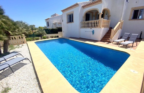 Costa Nova Casa | Acogedor apartamento en villa para 4 personas con piscina privada, A/C, WIFI, TV y terraza