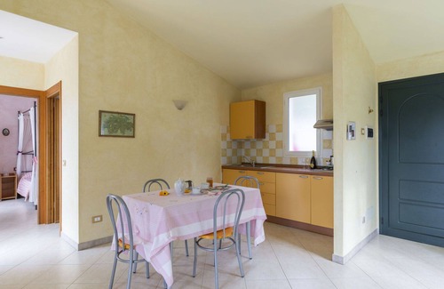 Costa dʼOneglia Villa | Hermoso apartamento en villa para 4 personas con A/C, WIFI, patio, mascotas permitida y aparcamiento