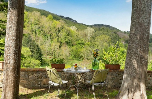 Torsoli Villa | Apartamento en villa con piscina privada, WIFI, TV, terraza, mascotas permitida, aparcamiento