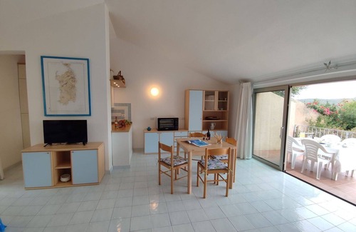 Palau Casa | Bonito apartamento en villa con A/C, WIFI, piscina, TV, terraza, vista panorámica y aparcamiento