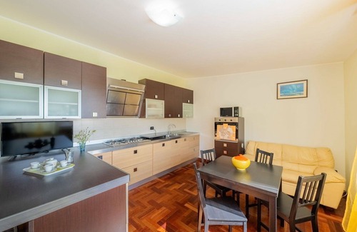 Silvi Villa | Hermoso apartamento en villa para 4 personas con WIFI, piscina, A/C, TV, patio y mascotas permitida