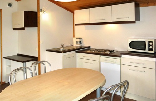 Beynat Casa | Hermoso apartamento en villa con piscina, WIFI, TV, terraza, mascotas permitida y aparcamiento
