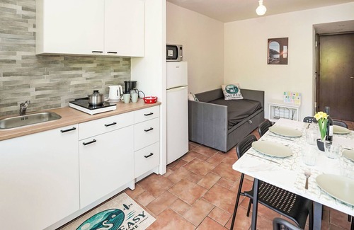 Castello Apartamento | Bonito apartamento para 5 personas con WIFI, piscina y TV