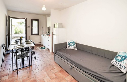 Castello Apartamento | Bonito apartamento para 5 personas con WIFI, piscina y TV