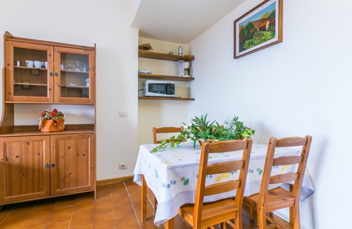 San Baronto Apartamento | Acogedor apartamento para 2 personas con WIFI, piscina, TV, terraza y mascotas permitida