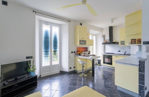 Carate Urio Apartamento | Lovely Apartment overlooking the Lake