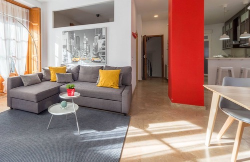 Barrio del Carmen Apartamento | LOVELY APARTMENT SERRANOS TOWERS