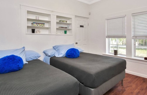 Hallandale Beach Apartamento | Lovely Apartment 10mins From Beach, 2mins to Mall