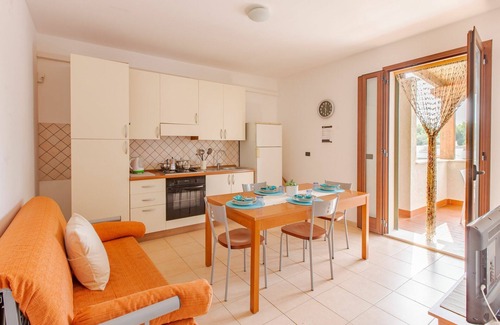 Specchiolla Apartamento | Hermoso apartamento con WIFI, A/C, TV, patio, mascotas permitida, vista panorámica, cerca de Ostuni