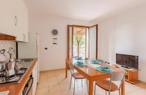 Specchiolla Apartamento | Hermoso apartamento con WIFI, A/C, TV, patio, mascotas permitida, vista panorámica, cerca de Ostuni