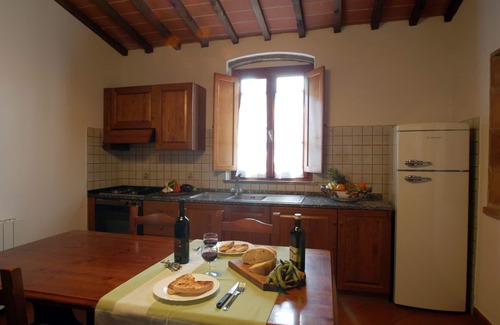 Montaione Apartamento | Apartamento con piscina, WIFI, A/C, TV, mascotas permitida, aparcamiento, cerca de San Gimignano