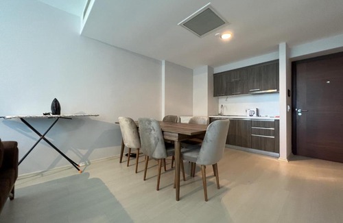 Kucukbakkalkoy Apartamento | Lovely Apartment with Sea view in Flora residence!