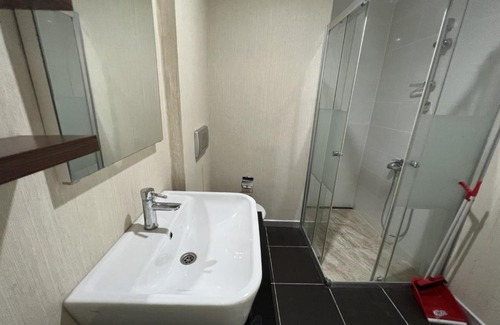 Kucukbakkalkoy Apartamento | Lovely Apartment with Sea view in Flora residence!