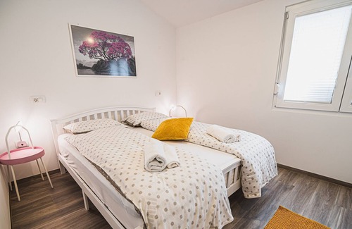 Kobarid Apartamento | Lovely Apartment with Terrace & Garden at Soča River